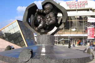 Памятник Золотое дитя - Одесса
