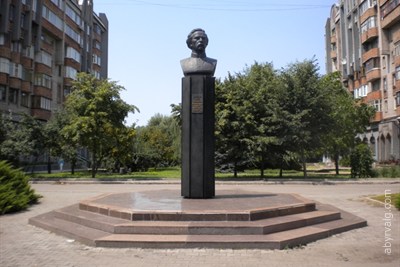В полный рост.