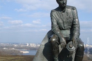 памятник Быкову - Киев